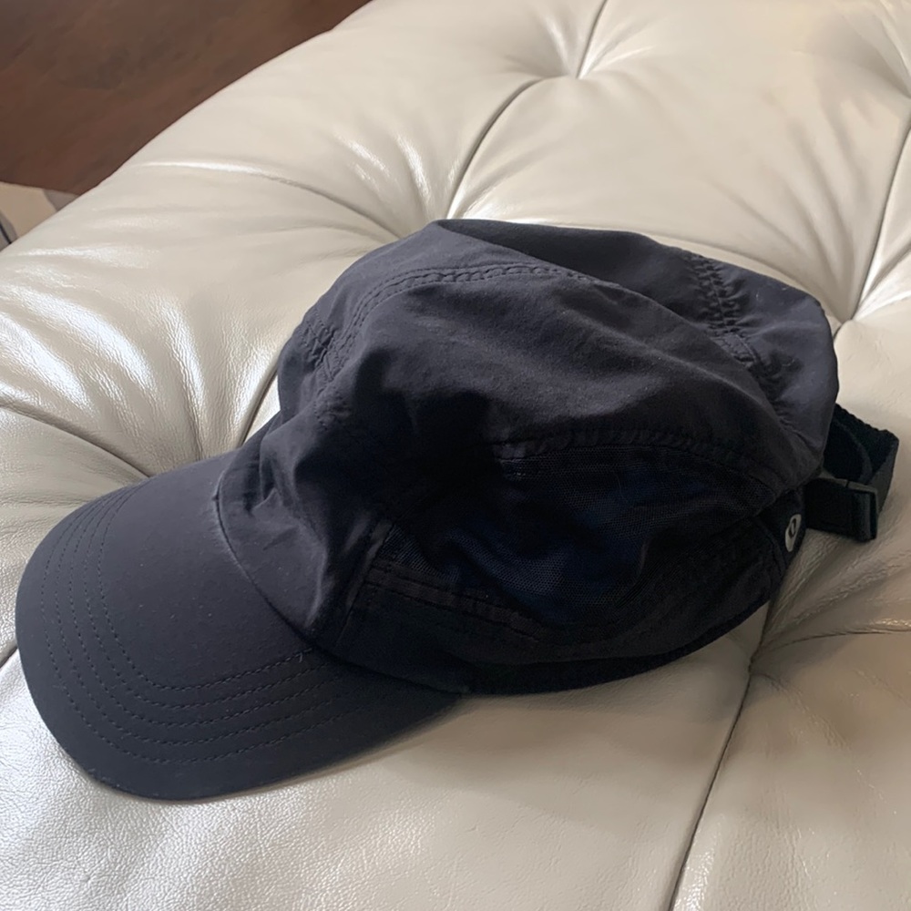 Lululemon black hat